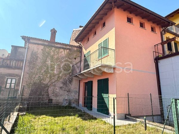 casa indipendente in vendita a Cuasso al Monte in zona Cavagnano