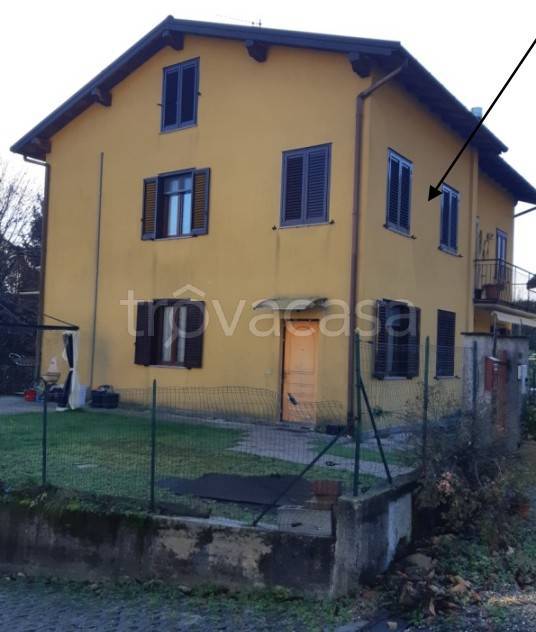 appartamento in vendita a Cuasso al Monte in zona Cuasso al Piano