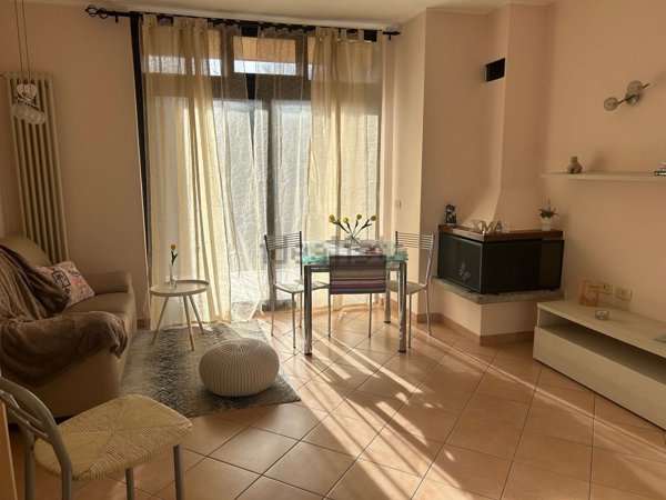 appartamento in vendita a Cuasso al Monte in zona Cuasso al Lago