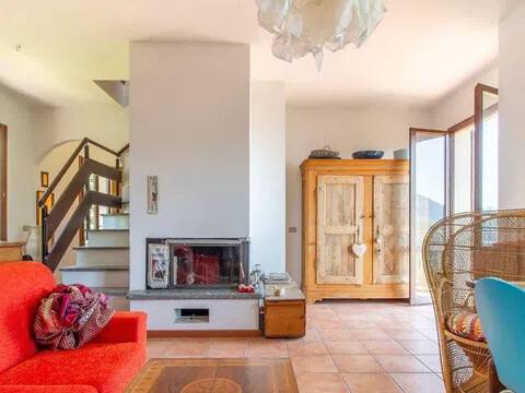 appartamento in vendita a Cuasso al Monte