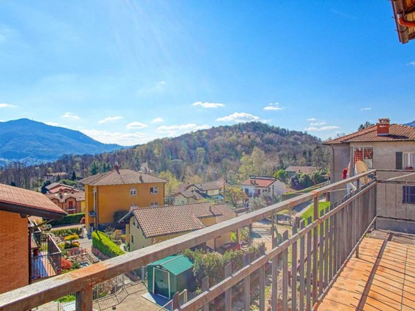 appartamento in vendita a Cuasso al Monte