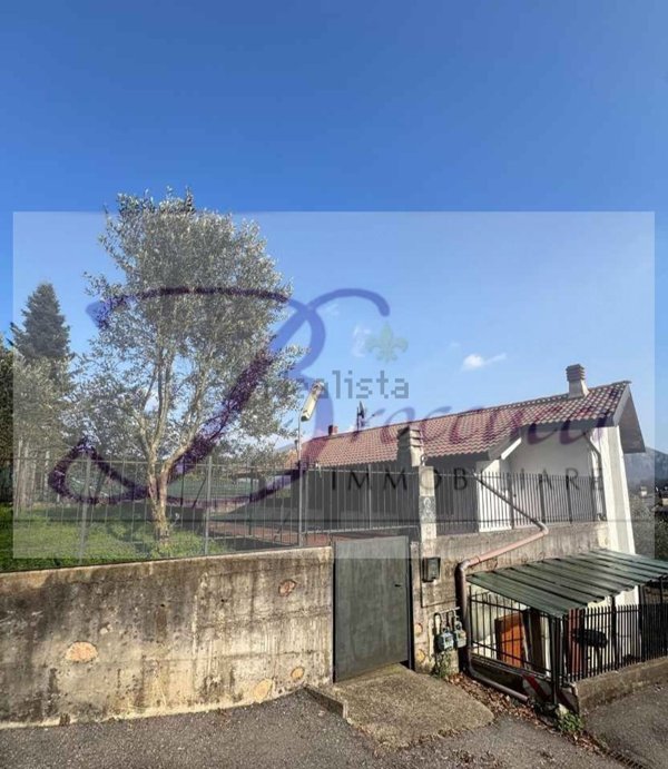 appartamento in vendita a Cuasso al Monte in zona Cuasso al Piano