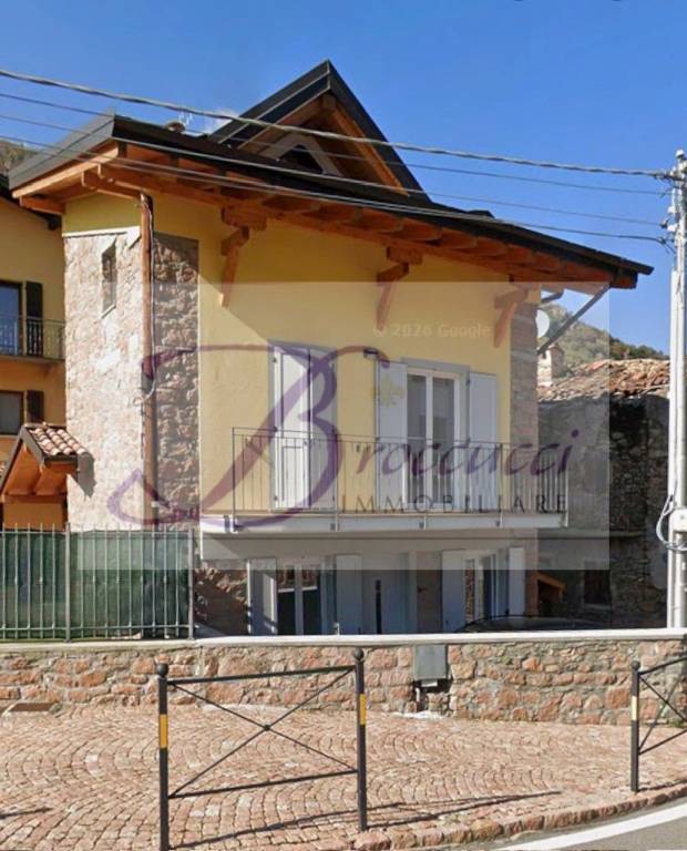 casa indipendente in vendita a Cuasso al Monte in zona Cavagnano