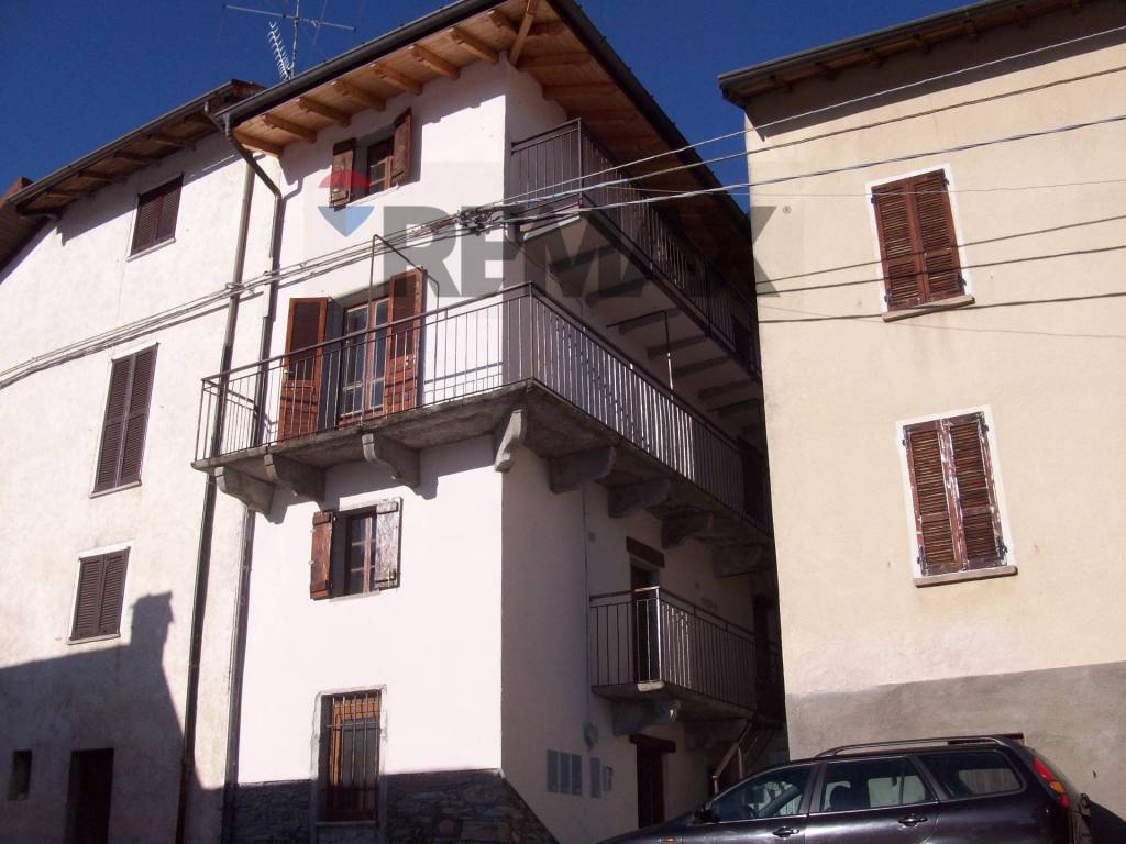 appartamento in vendita a Cuasso al Monte in zona Alpe Tedesco