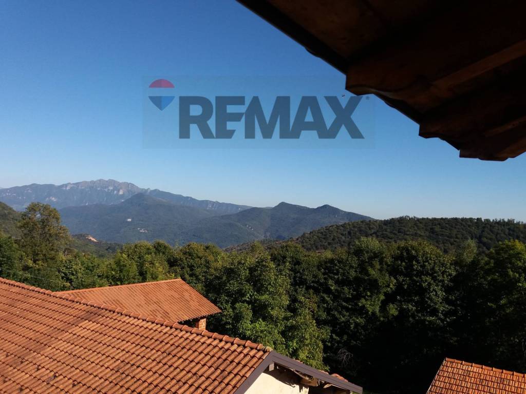 appartamento in vendita a Cuasso al Monte in zona Alpe Tedesco