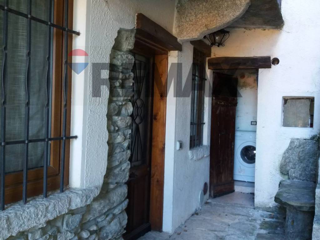 appartamento in vendita a Cuasso al Monte in zona Alpe Tedesco