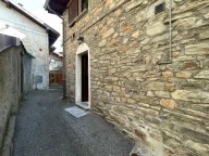casa indipendente in vendita a Cuasso al Monte