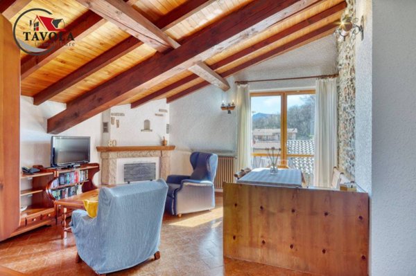 casa indipendente in vendita a Cuasso al Monte in zona Cavagnano