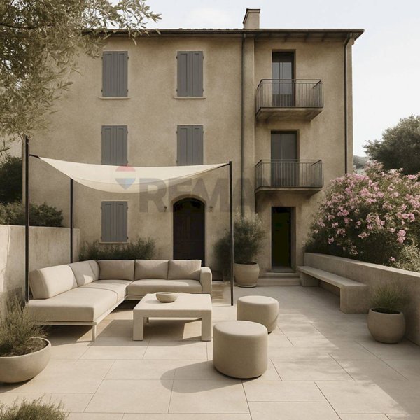 casa indipendente in vendita a Cuasso al Monte