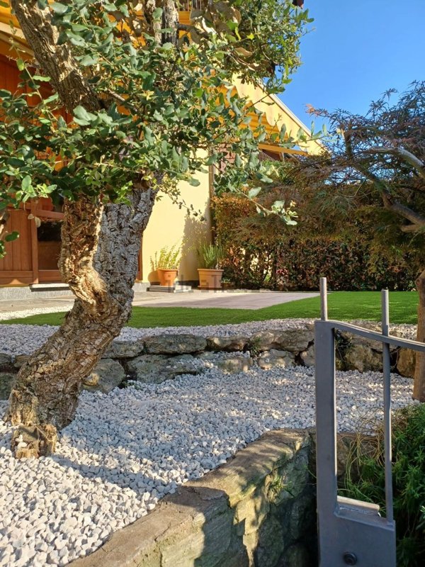 casa indipendente in vendita a Cuasso al Monte in zona Cuasso al Piano