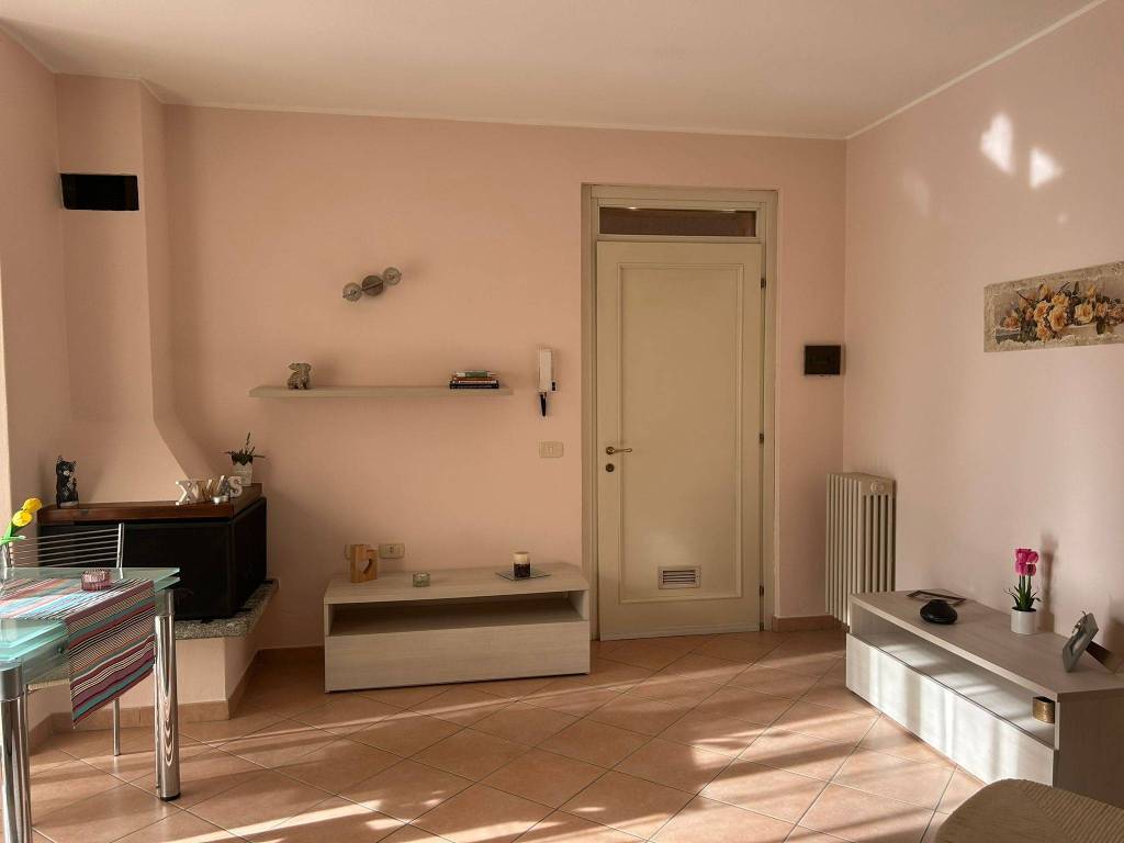 appartamento in vendita a Cuasso al Monte in zona Cuasso al Lago