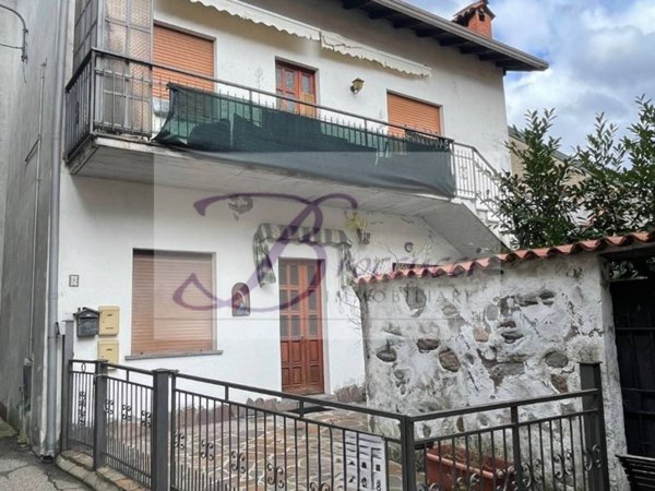 casa indipendente in vendita a Cuasso al Monte in zona Borgnana