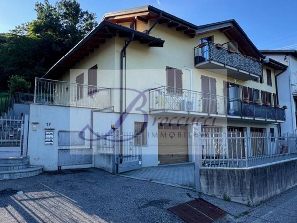 appartamento in vendita a Cuasso al Monte in zona Cuasso al Piano