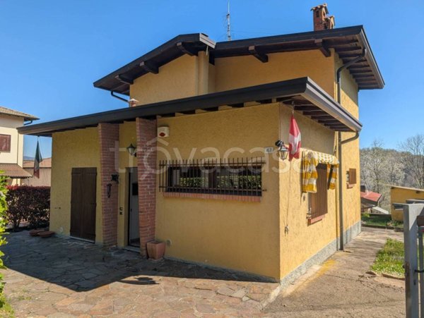 casa indipendente in vendita a Cuasso al Monte in zona Cavagnano