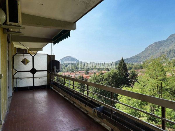 appartamento in vendita a Cuasso al Monte in zona Cuasso al Piano