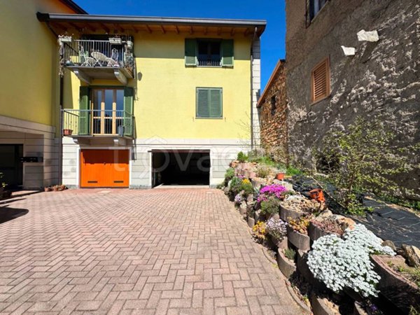 appartamento in vendita a Cuasso al Monte in zona Cuasso al Piano