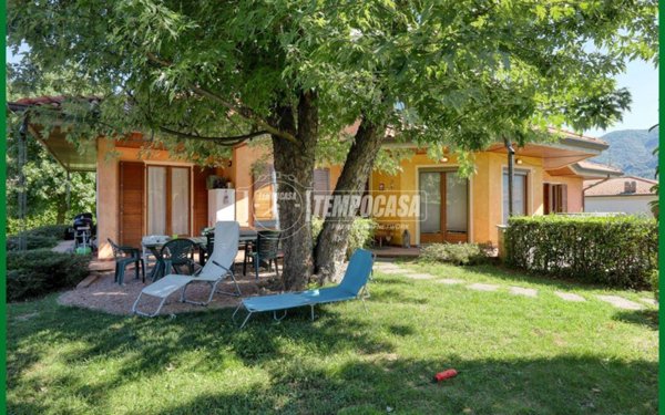 casa indipendente in vendita a Cuasso al Monte in zona Cuasso al Piano