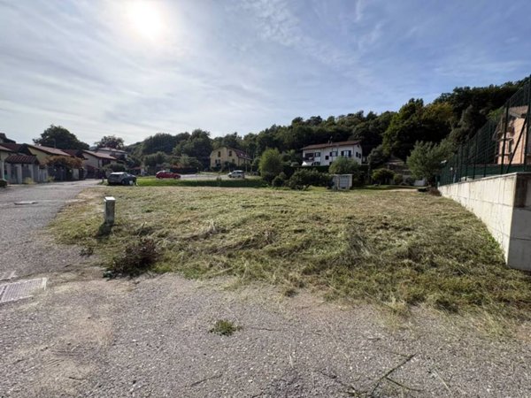 terreno in vendita a Cuasso al Monte in zona Borgnana