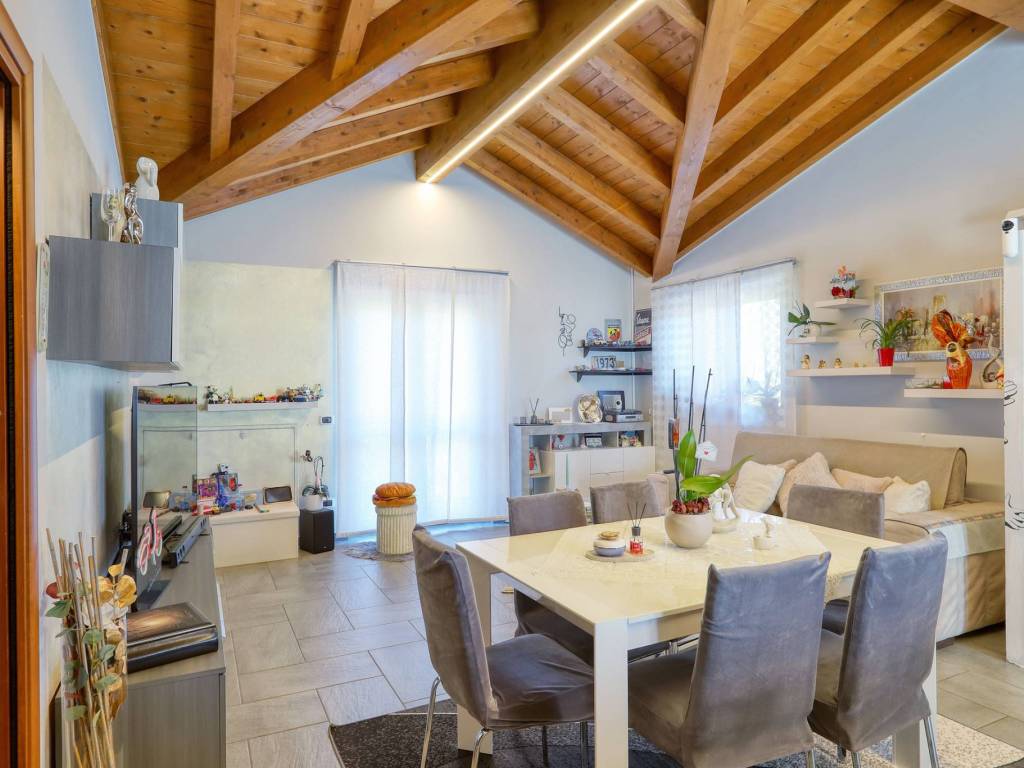 appartamento in vendita a Cugliate-Fabiasco