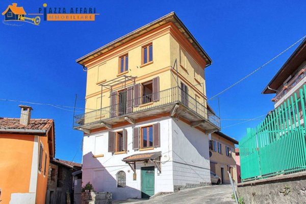 casa indipendente in vendita a Cunardo