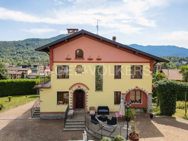 casa indipendente in vendita a Cunardo