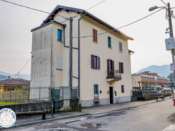 appartamento in vendita a Cunardo