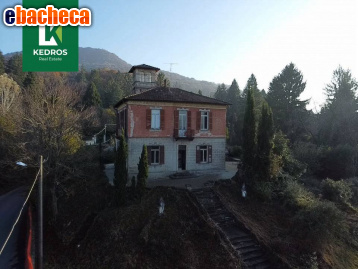 casa indipendente in vendita a Cunardo in zona Riano