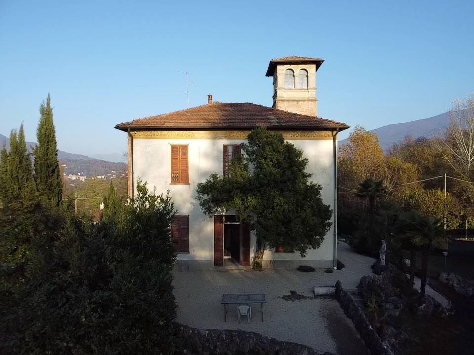 casa indipendente in vendita a Cunardo in zona Riano