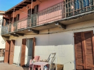 casa indipendente in vendita a Cunardo