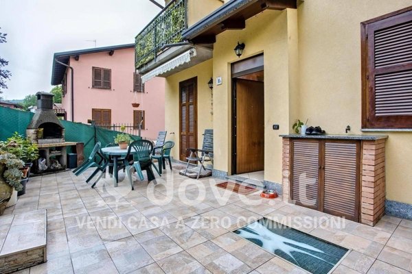 casa indipendente in vendita a Cunardo