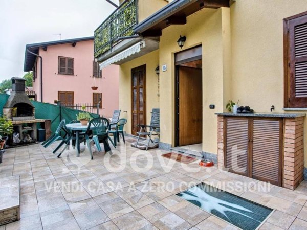 casa indipendente in vendita a Cunardo