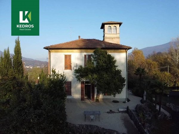 casa indipendente in vendita a Cunardo