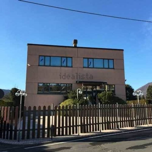 negozio in vendita a Cunardo