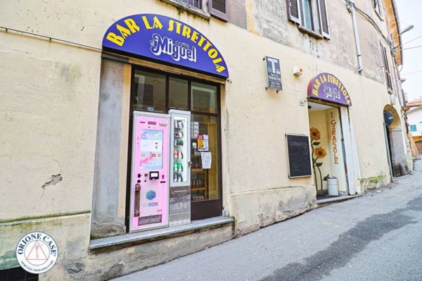 negozio in vendita a Cunardo