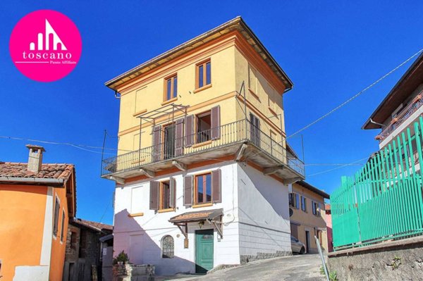casa indipendente in vendita a Cunardo