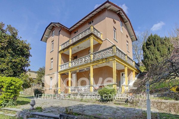 casa indipendente in vendita a Cunardo