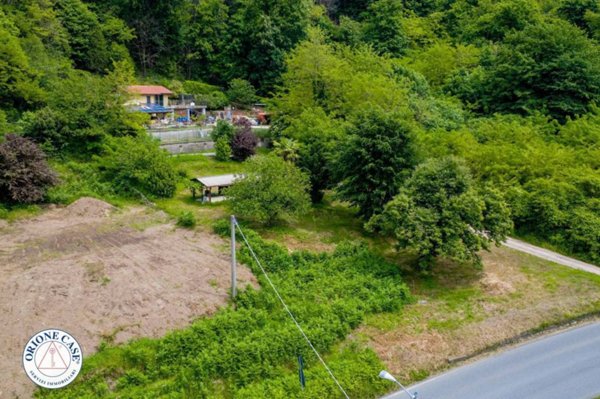 terreno agricolo in vendita a Cunardo