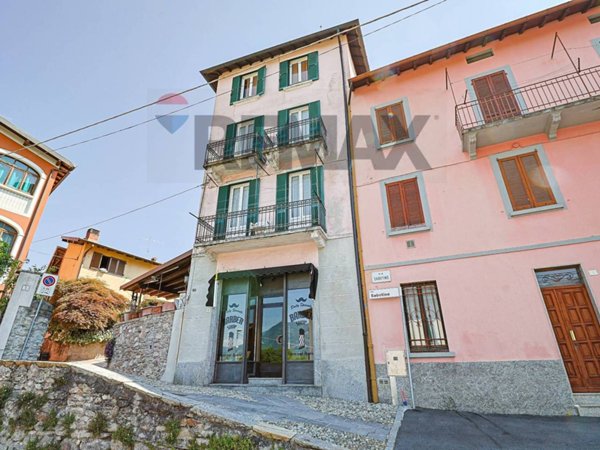 casa indipendente in vendita a Cunardo