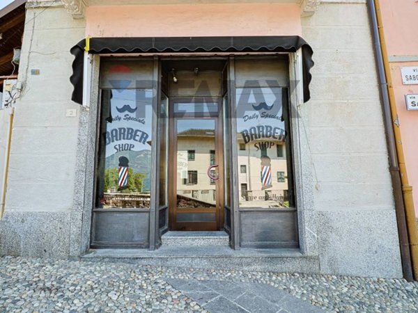 negozio in vendita a Cunardo
