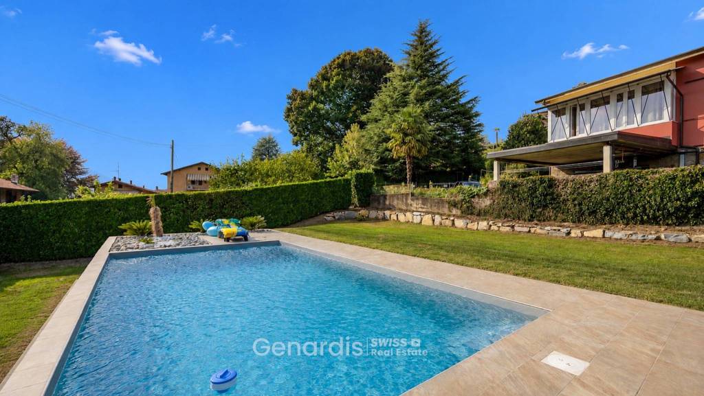 casa indipendente in vendita a Cunardo