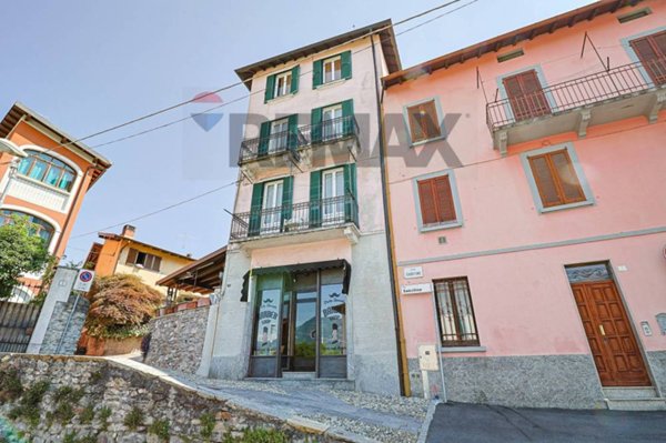 casa indipendente in vendita a Cunardo