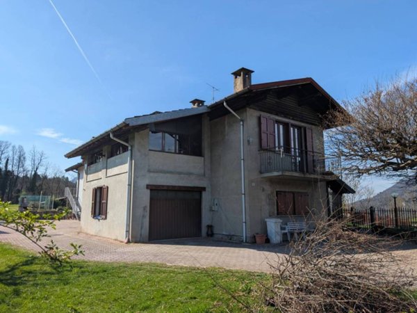 casa indipendente in vendita a Cunardo in zona Camartino