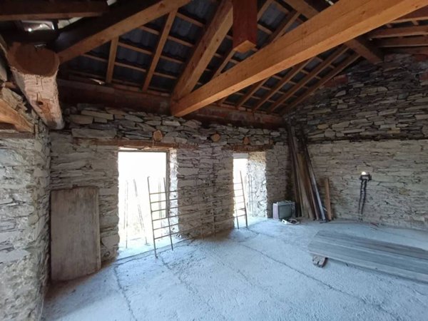 casa indipendente in vendita a Curiglia con Monteviasco in zona Curiglia