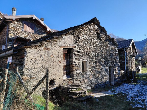 appartamento in vendita a Curiglia con Monteviasco in zona Sarona