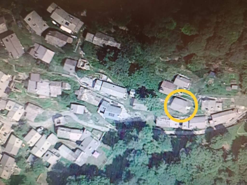 casa indipendente in vendita a Curiglia con Monteviasco in zona Sarona