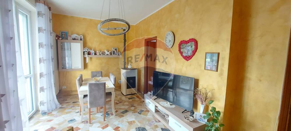 appartamento in vendita a Cuveglio in zona Cavona