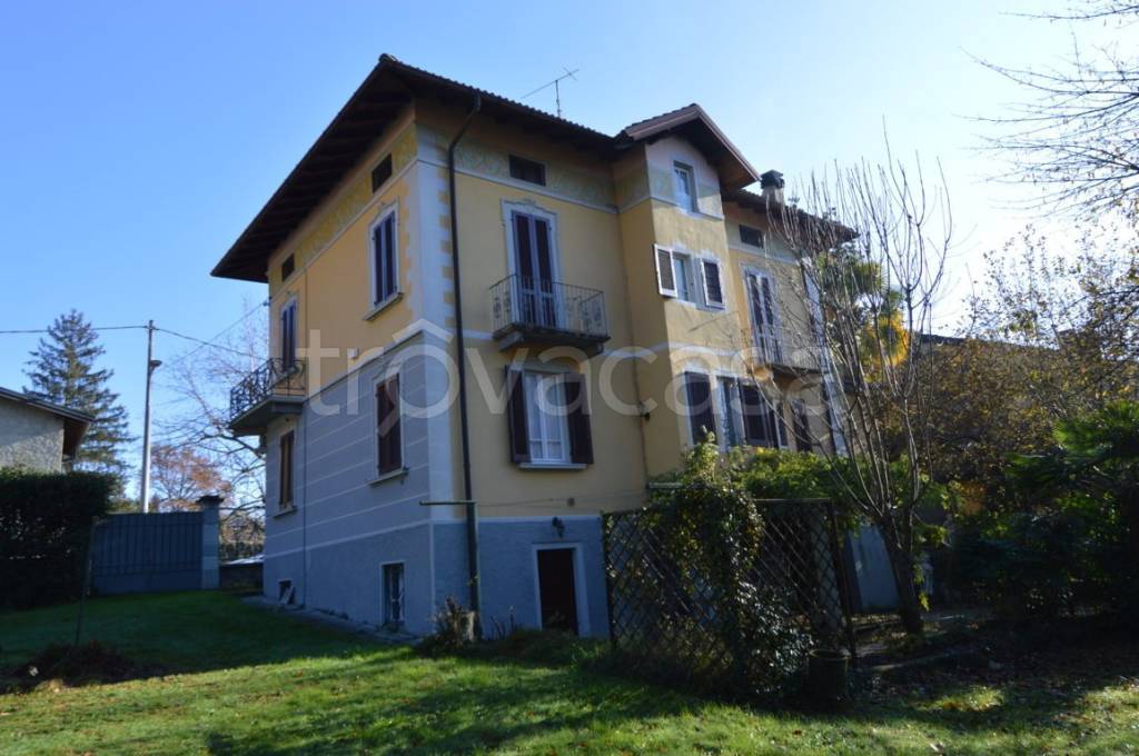 casa indipendente in vendita a Cuveglio