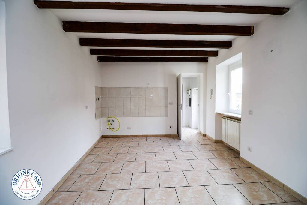casa indipendente in vendita a Cuveglio