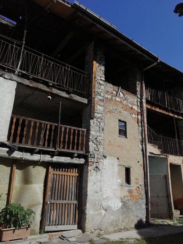 casa indipendente in vendita a Cuveglio