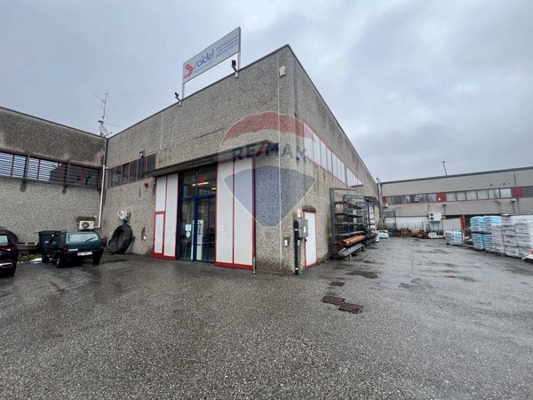 locale commerciale in vendita a Cuveglio